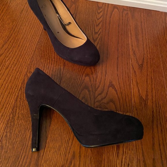 Black Suede Platform Heel - Picture 4 of 4